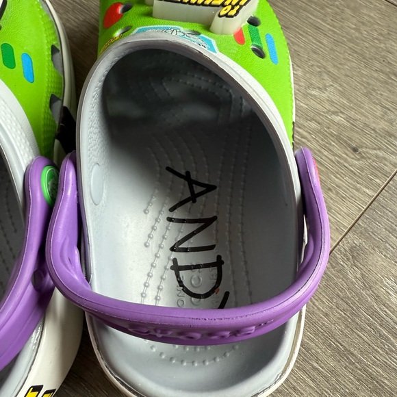 Crocs Toy Story Buzz Classic Clog - Picture 6 of 6